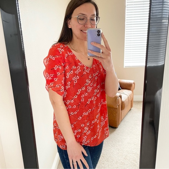 🎃 CAbi Tulip Sleeve Orange Blouse with Cherry Blossom Print Medium - Picture 6 of 15